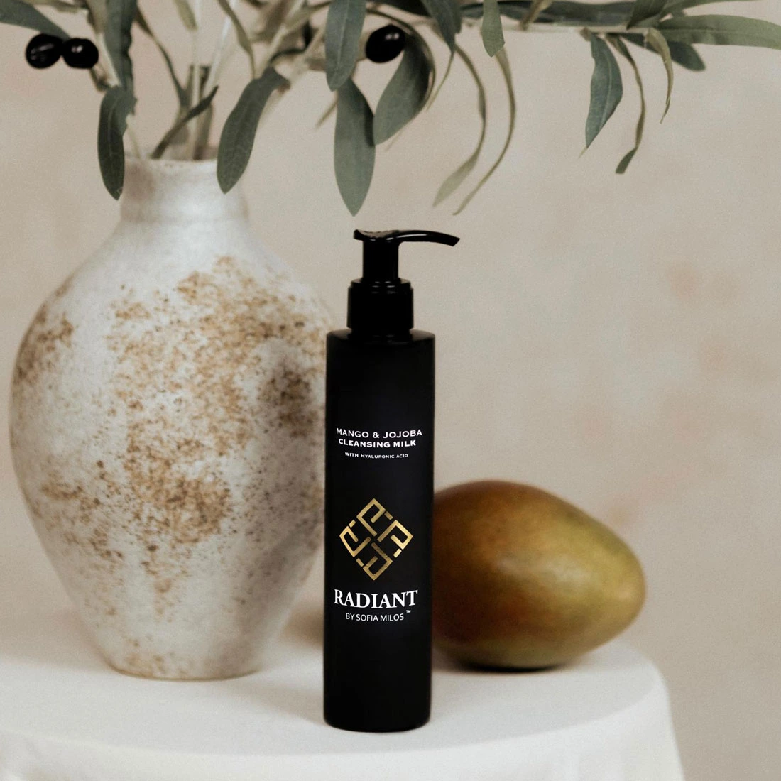 Mango & Jojoba Cleansing Milk with hyaluronic acid